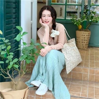 穿黑衣的女孩